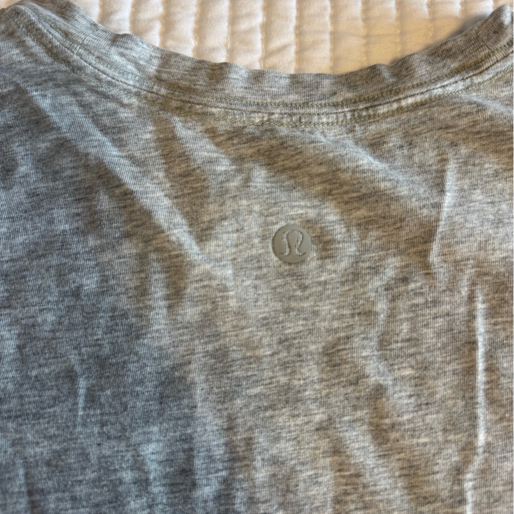lululemon athletica Gray Short Sleeve Tee